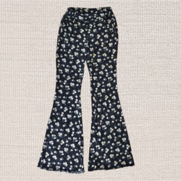 Comfy High Rise Black Floral Scalloped Bell Bottoms - Picture 2 of 13